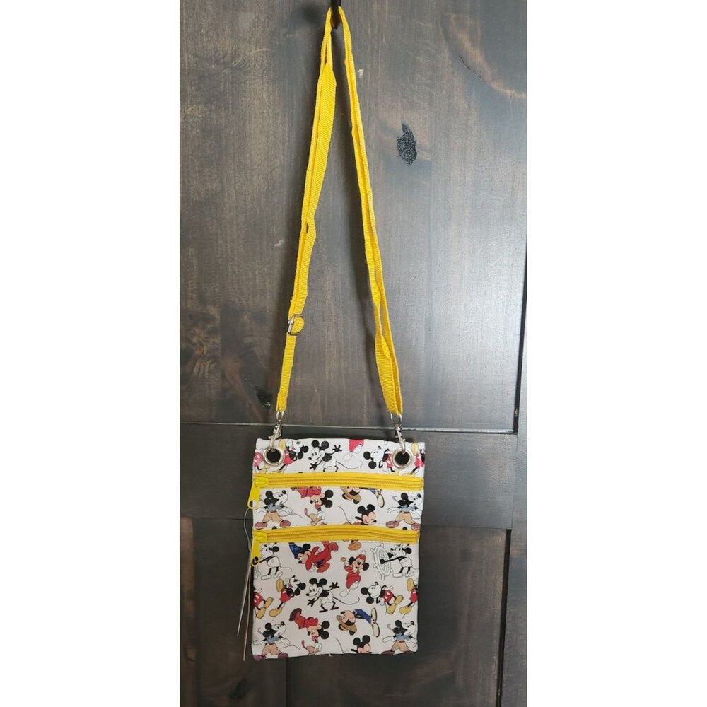 Disney White Passport Faces/Poses Of Mickey Mouse White 90 Years True Original